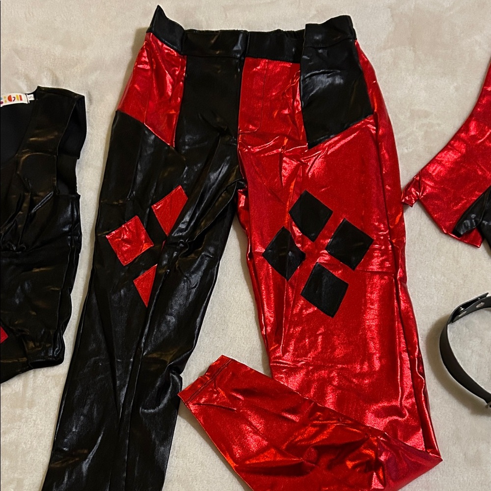 Red and Black Joker Costume for Women - Picture 4 of 7